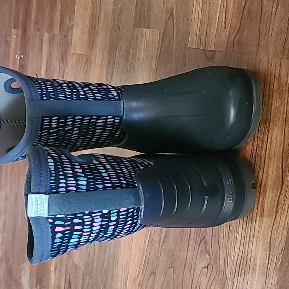 Bogs Sz 3. Universal Big Kids Boots Cold Weather Rated to -20